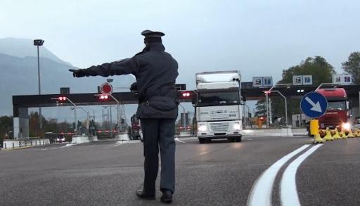 Prodotti alimentari bloccati alle frontiere - Bellanova: "Già attivata la rete diplomatica"