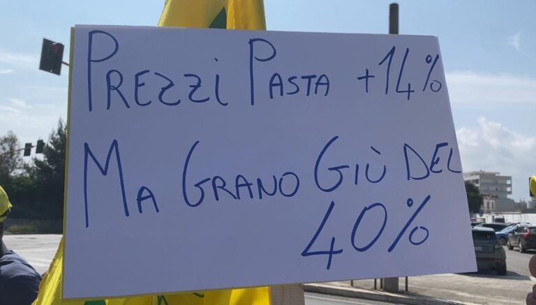 Prezzi: crolla grano -40% ma pasta +14, Blitz Coldiretti al porto di Bari